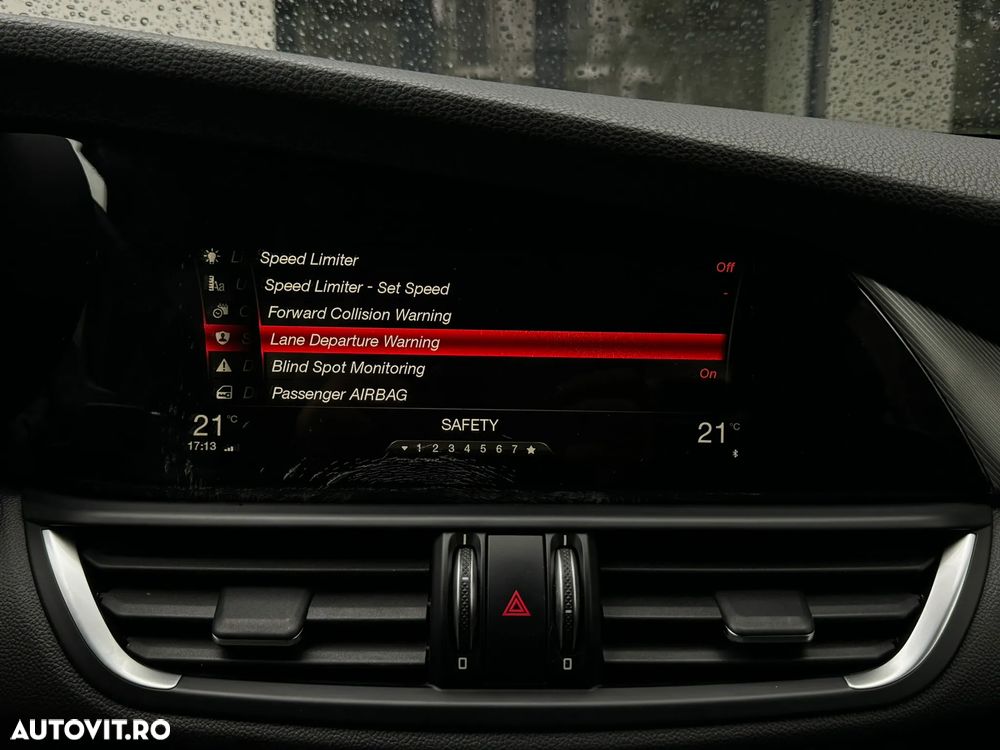 Alfa Romeo Giulia 2.0 Turbo AWD AT8 Veloce - 24