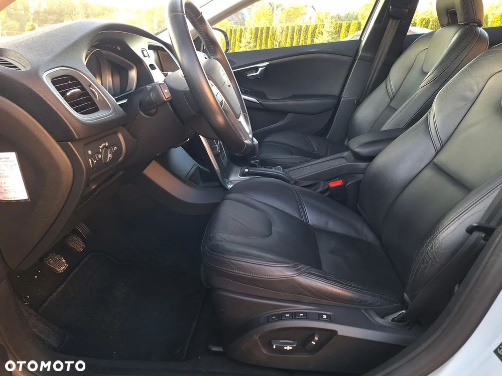 Volvo V40 D2 Summum - 17