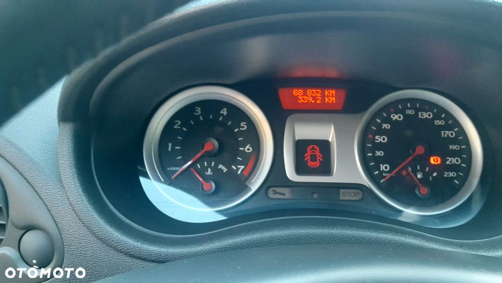 Renault Clio 1.2 16V Alize - 9