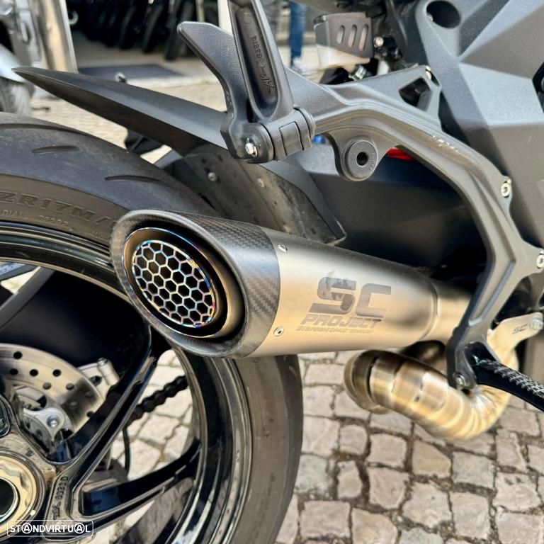 MV Agusta Brutale R - 16