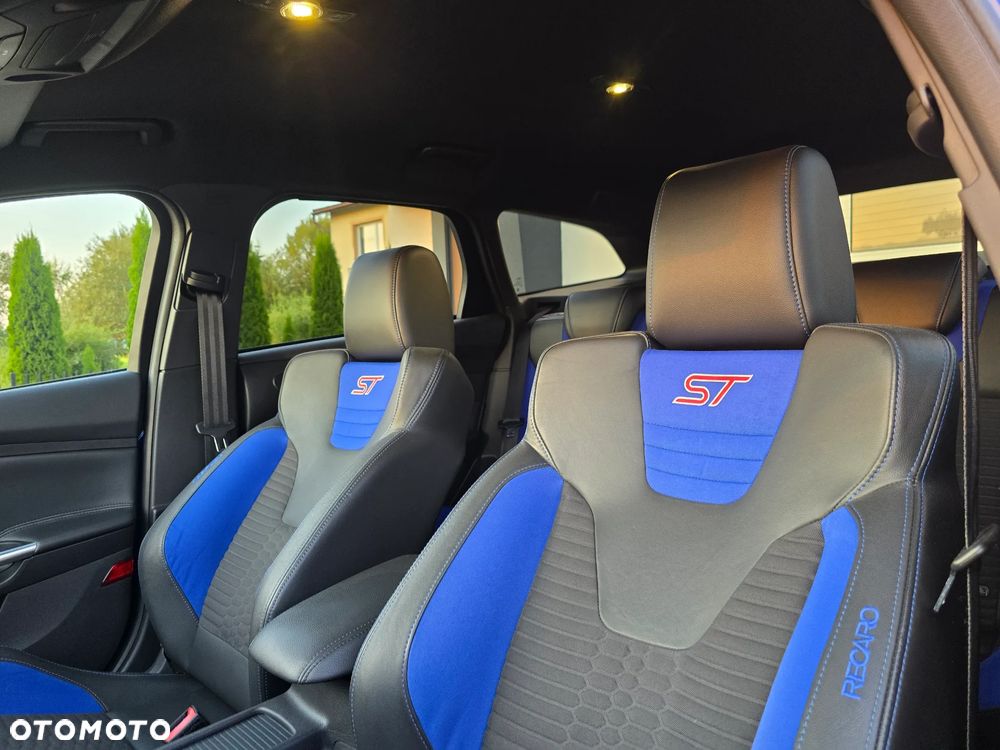Ford Focus 2.0 EcoBoost ST mit Leder-Exclusiv-Paket - 20