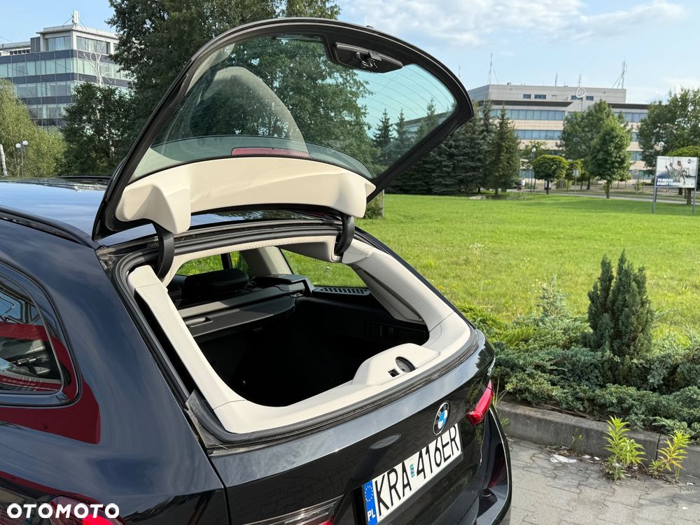 BMW Seria 3 318d Touring - 27