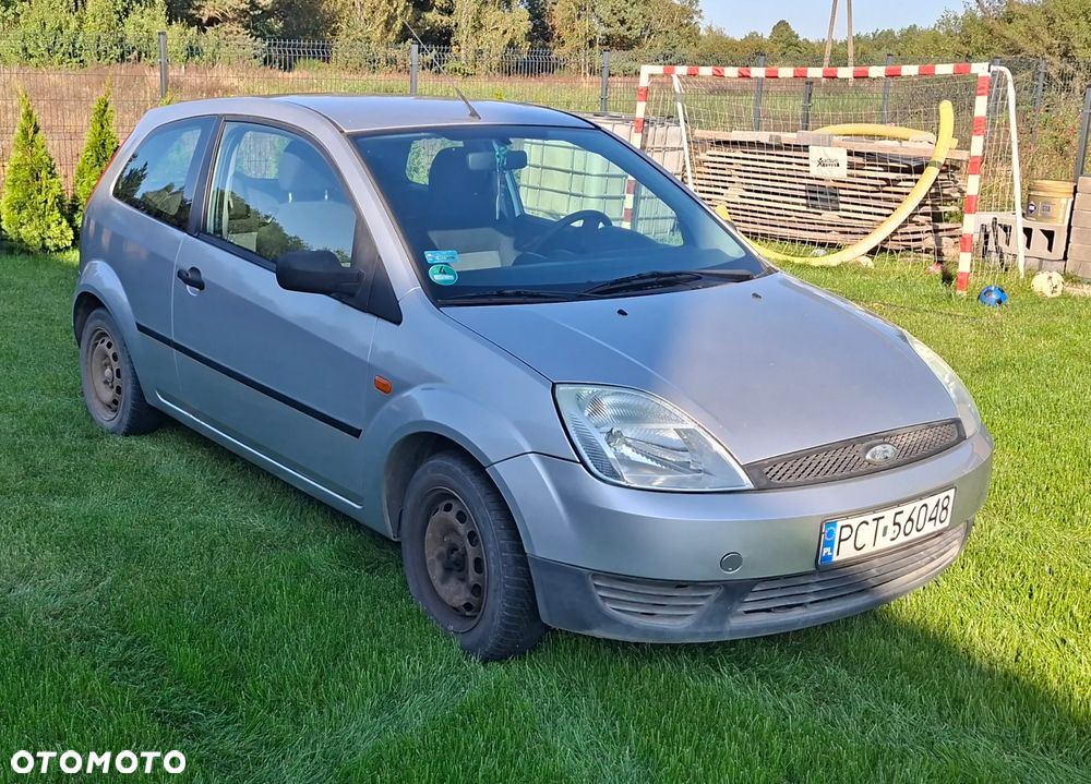 Ford Fiesta 2004 photo 2