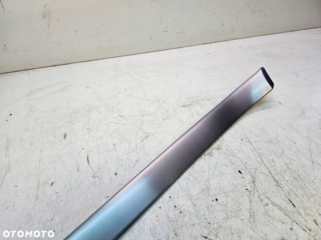 LISTWA DEKORY DRZWI LEWY P AUDI A4 B7 B6 8E0867409 ALUMINIUM - 3