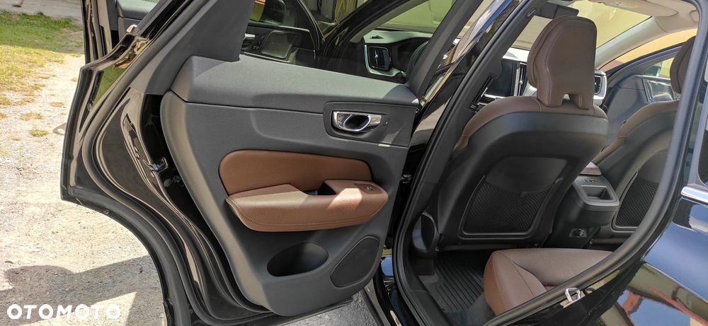 Volvo XC 60 T6 AWD Geartronic Momentum - 11