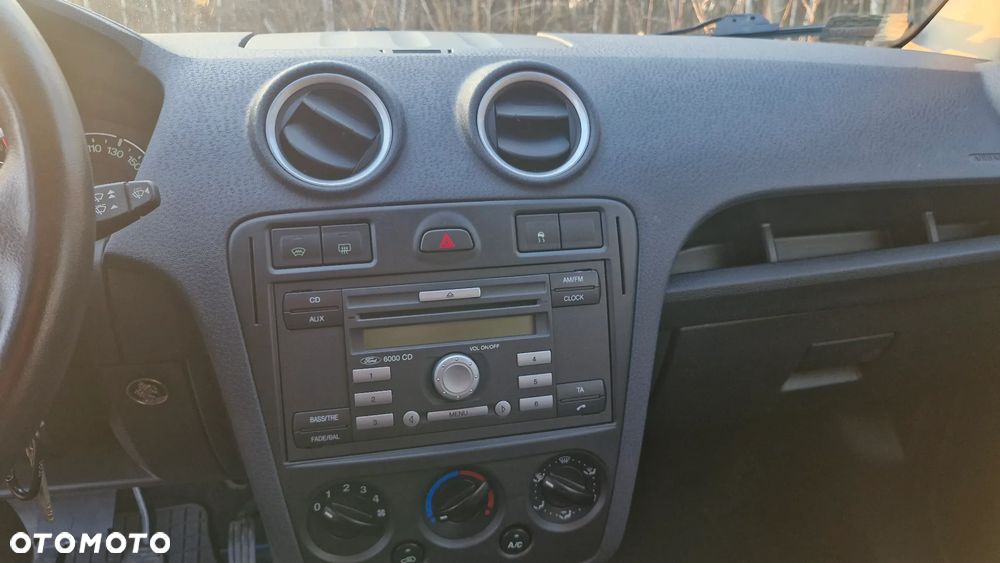 Ford Fusion 1.6 Trend - 10