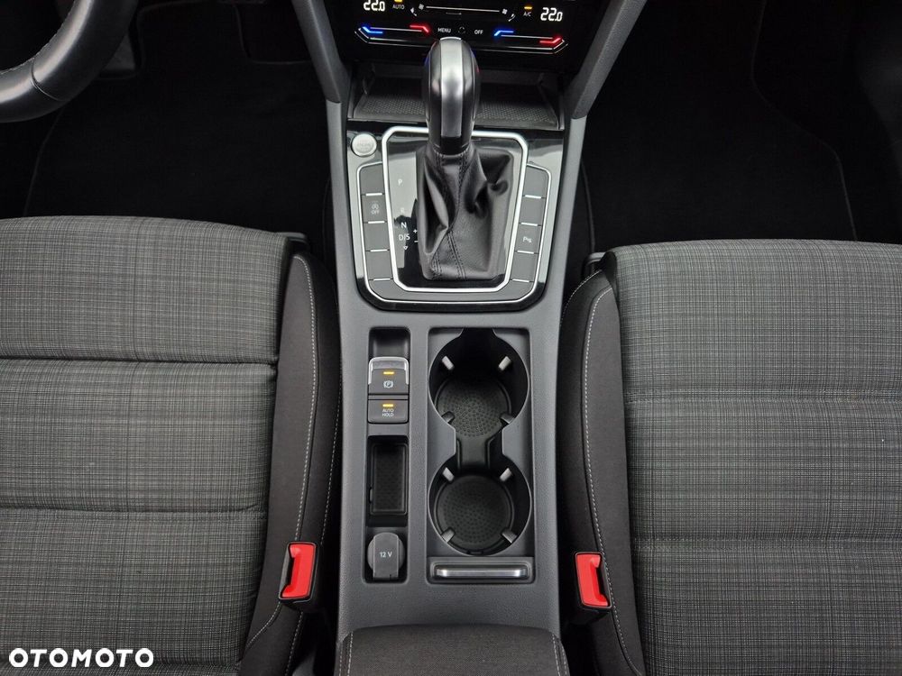 Volkswagen Passat 2.0 TDI Business DSG - 18