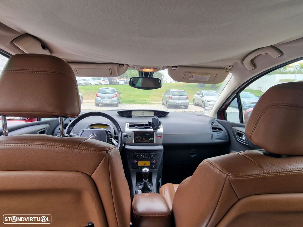 Citroën C4 1.6 HDi 110 Exclusive - 8