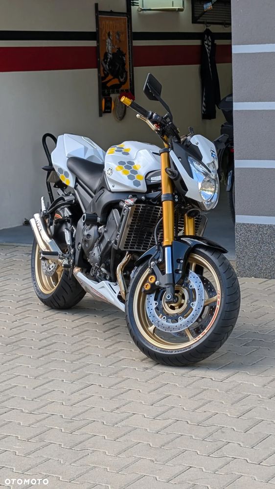 Yamaha FZ8 - 13