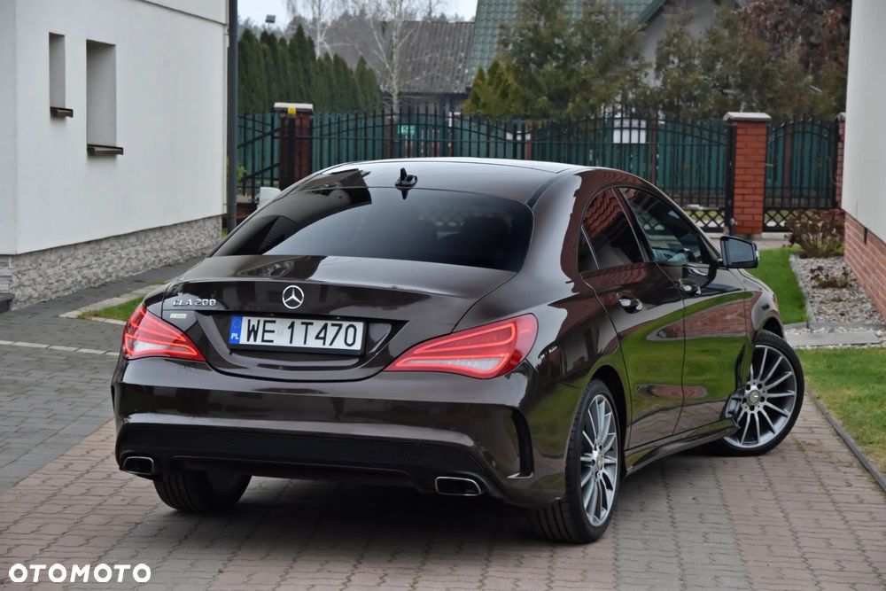 Mercedes-Benz CLA 200 7G-DCT AMG Line - 12