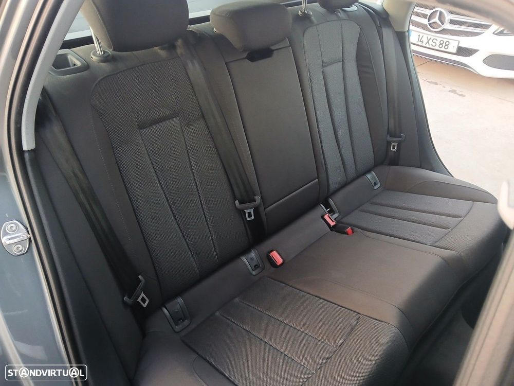 Audi A4 Avant 2.0 TDI S tronic - 11