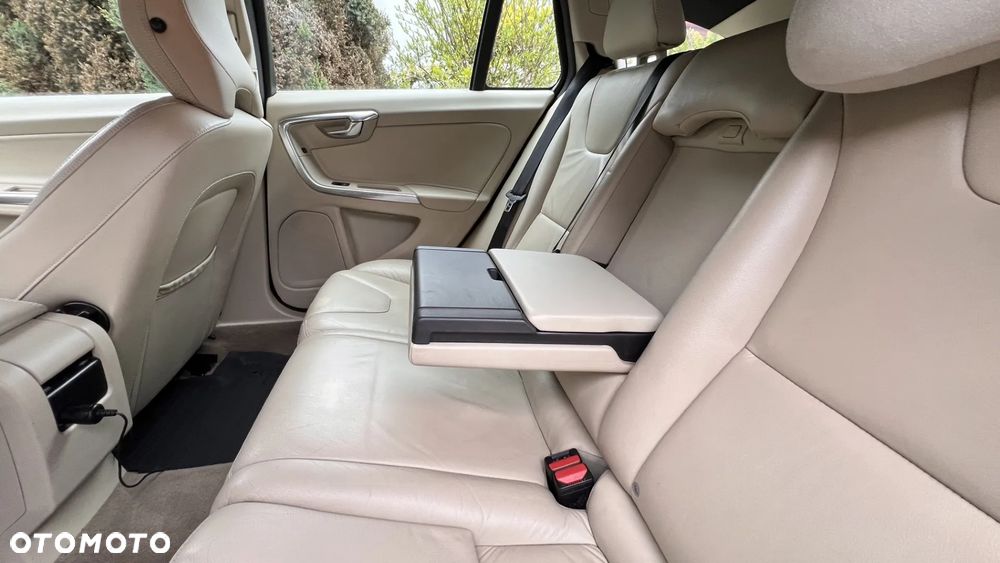 Volvo V60 DRIVe Summum - 26