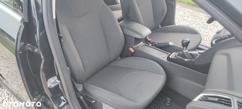 Ford Focus 1.5 EcoBoost Titanium ASS - 8