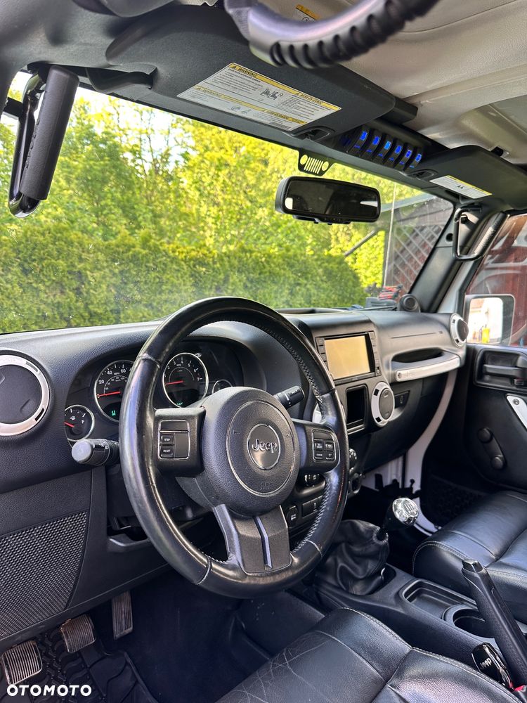 Jeep Wrangler - 30