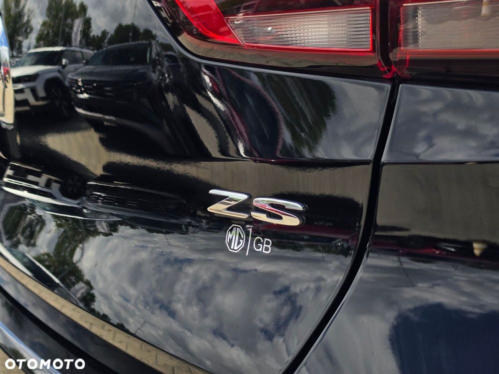 MG ZS - 13