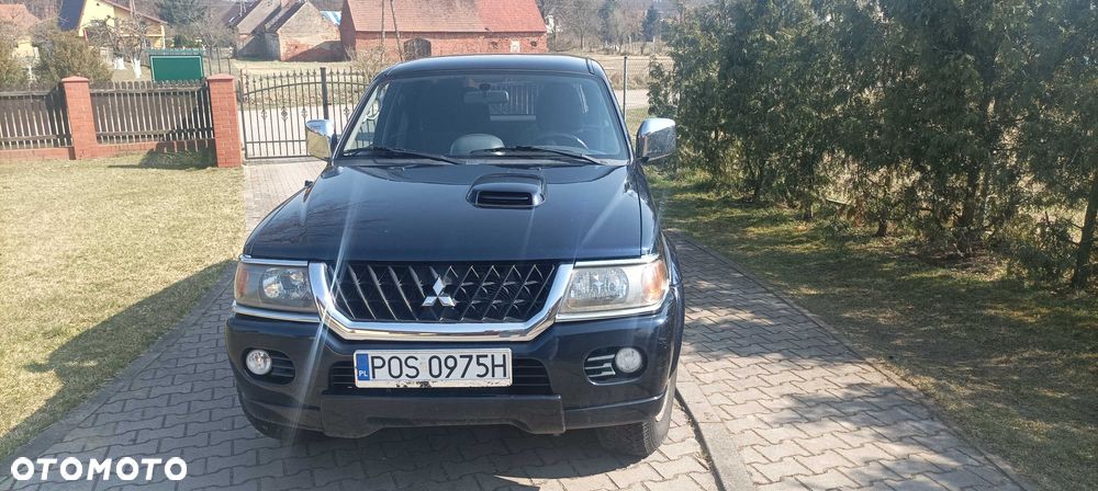Mitsubishi Pajero Sport - 4