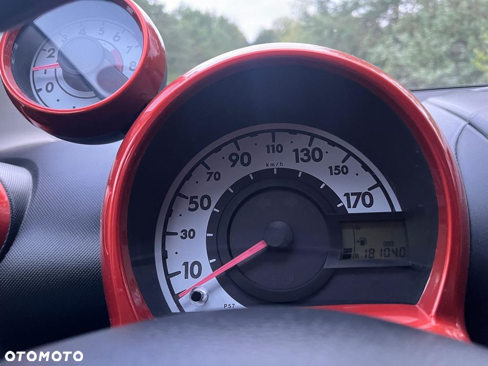 Toyota Aygo Connect - 13