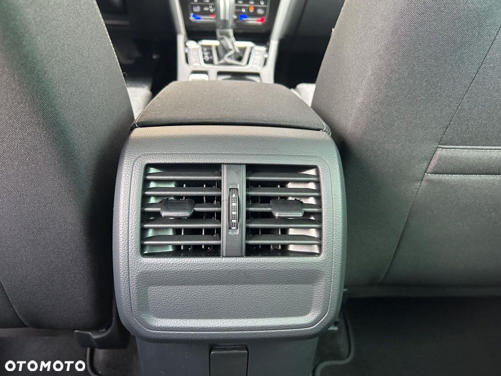 Volkswagen Passat - 18