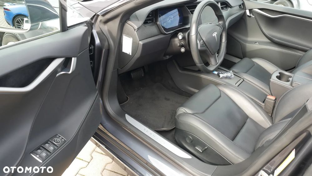 Tesla Model S - 15