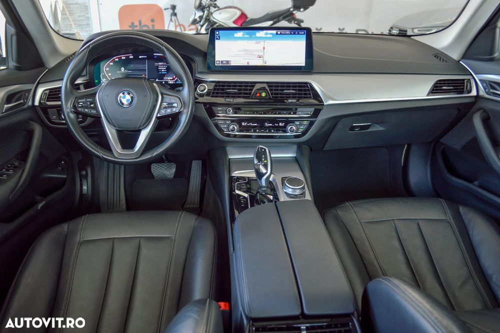 BMW Seria 5 520e Aut. Luxury Line - 37