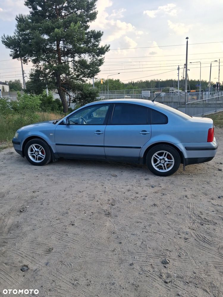 Volkswagen Passat 1.8T - 1