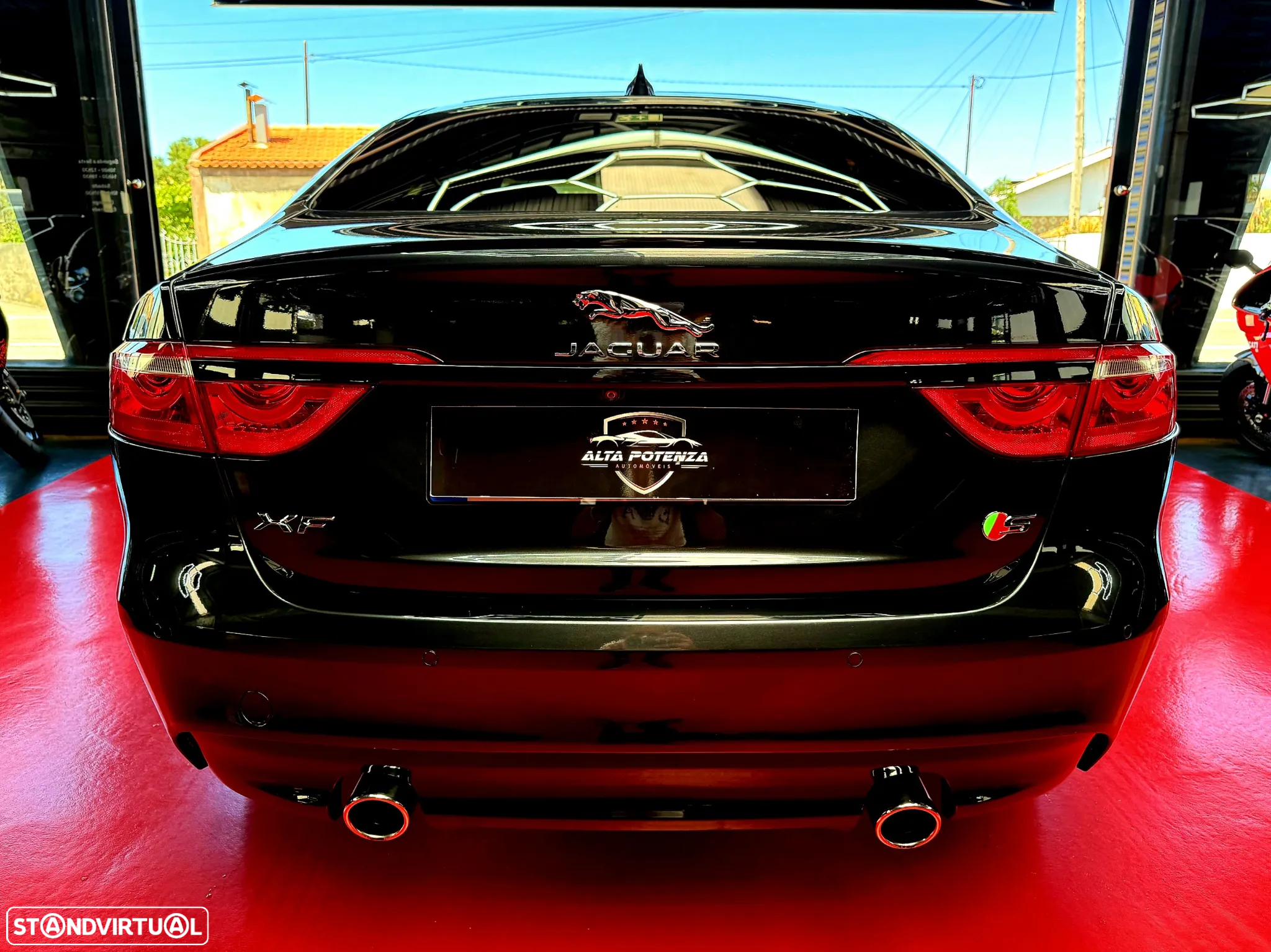 Jaguar XF 3.0 TDV6 300 Sport - 9