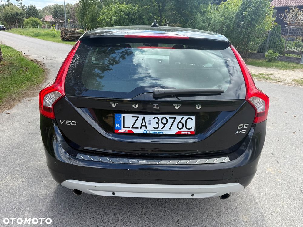 Volvo V60 D5 AWD Momentum - 8
