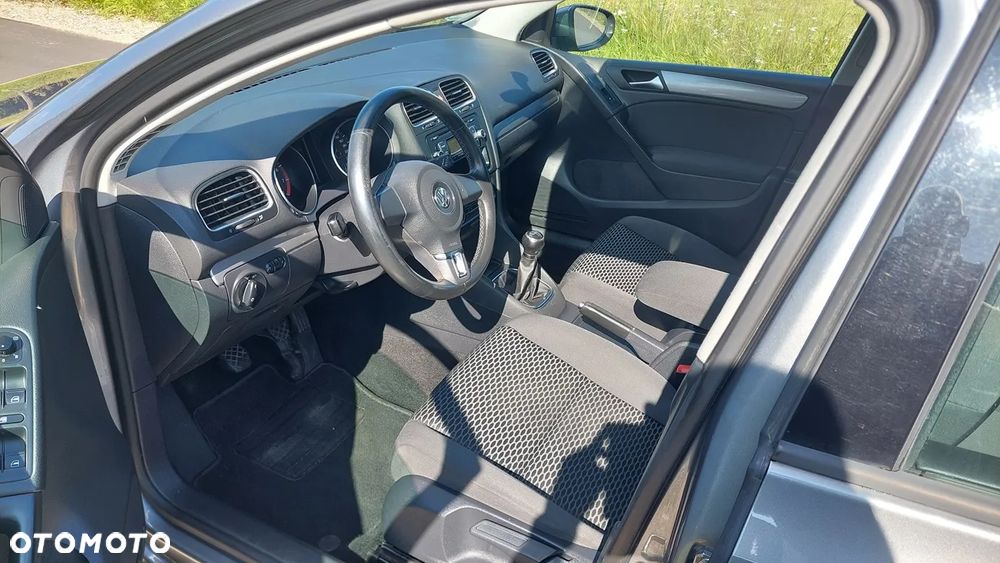 Volkswagen Golf - 8
