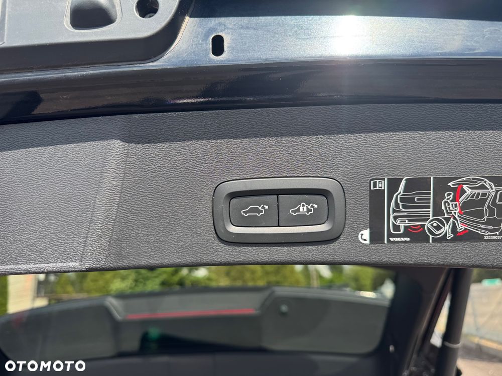 Volvo XC 40 - 25