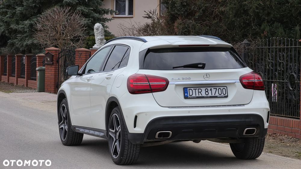 Mercedes-Benz GLA 200 7G-DCT AMG Line - 10