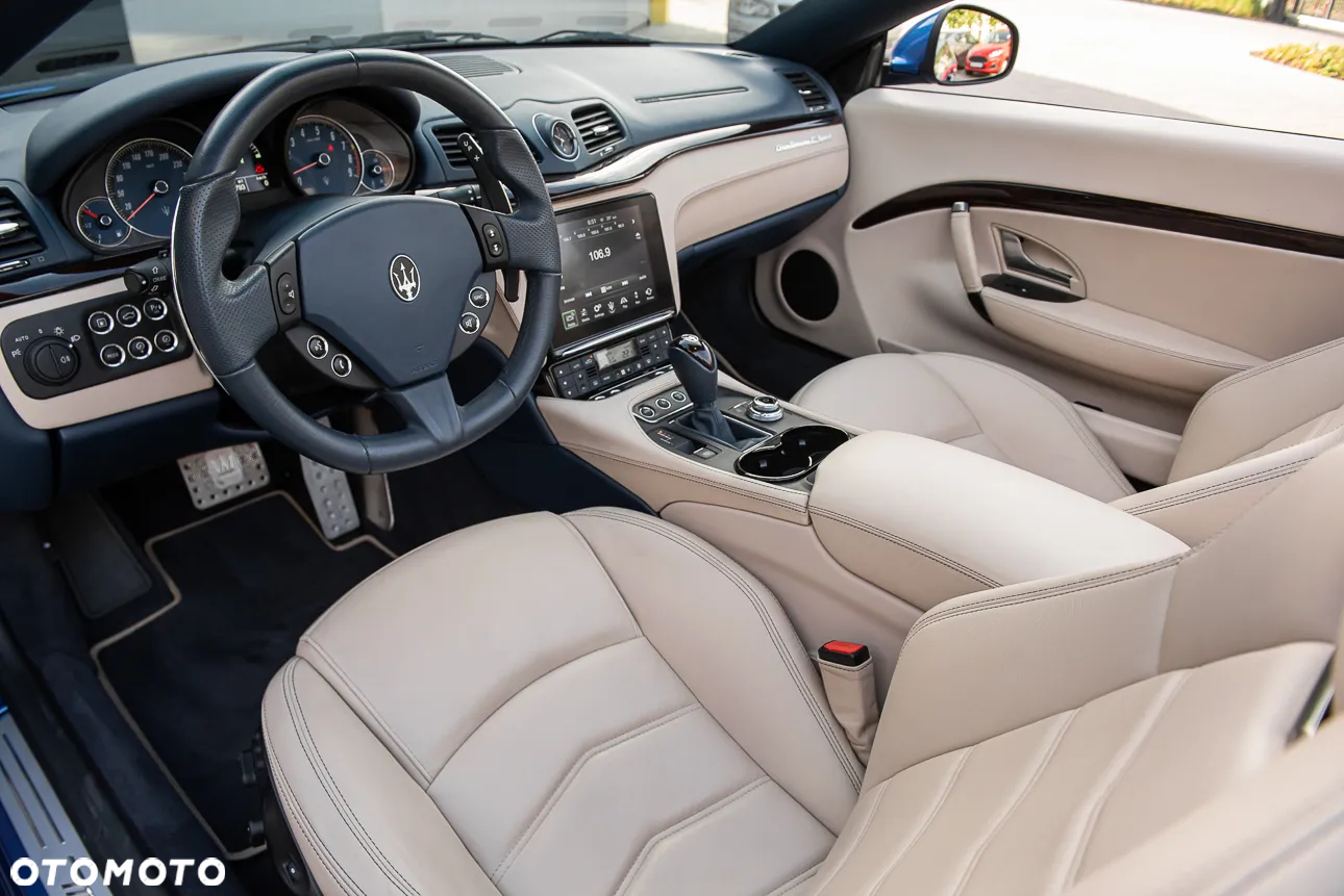 Maserati GranTurismo S Automat - 13