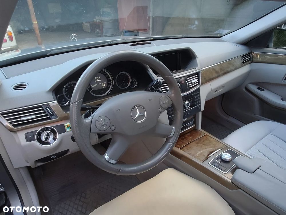 Mercedes-Benz Klasa E - 9