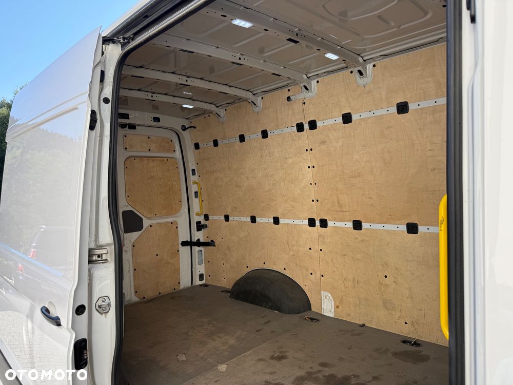 Volkswagen E Crafter - 21
