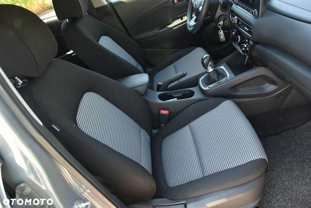Hyundai Kona - 32