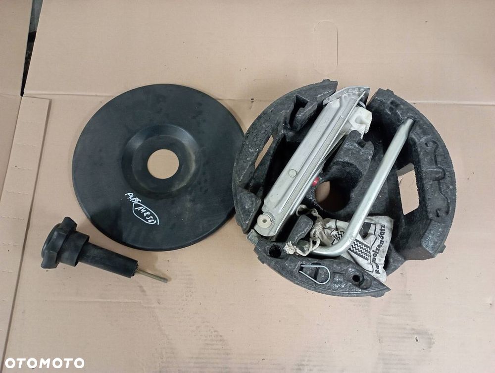 AUDI A4 B6 ZESTAW NAPRAWCZY WKŁAD KOŁA 8D9012109A - 1