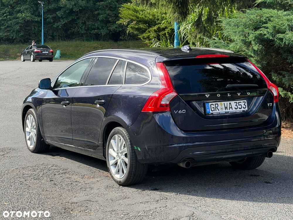 Volvo V60 T3 Geartronic Momentum - 3