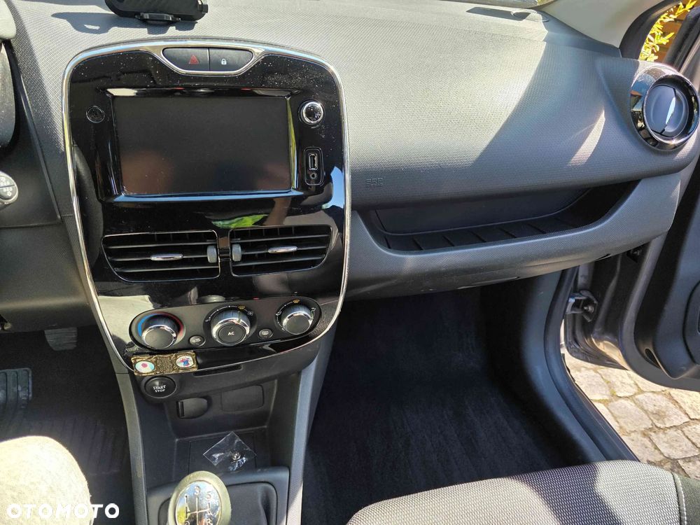 Renault Clio - 17