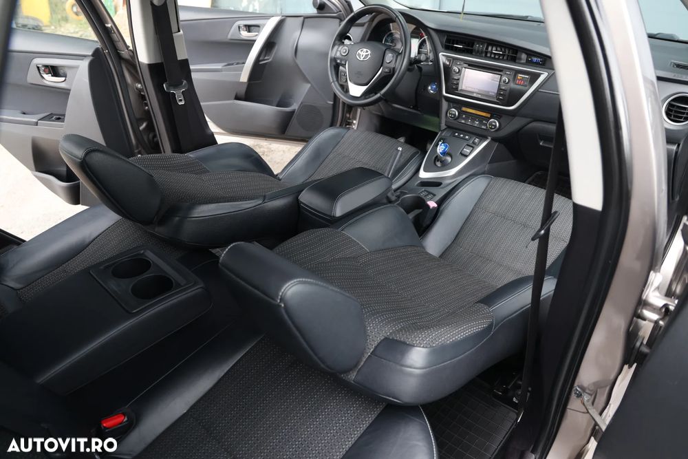 Toyota Auris - 16