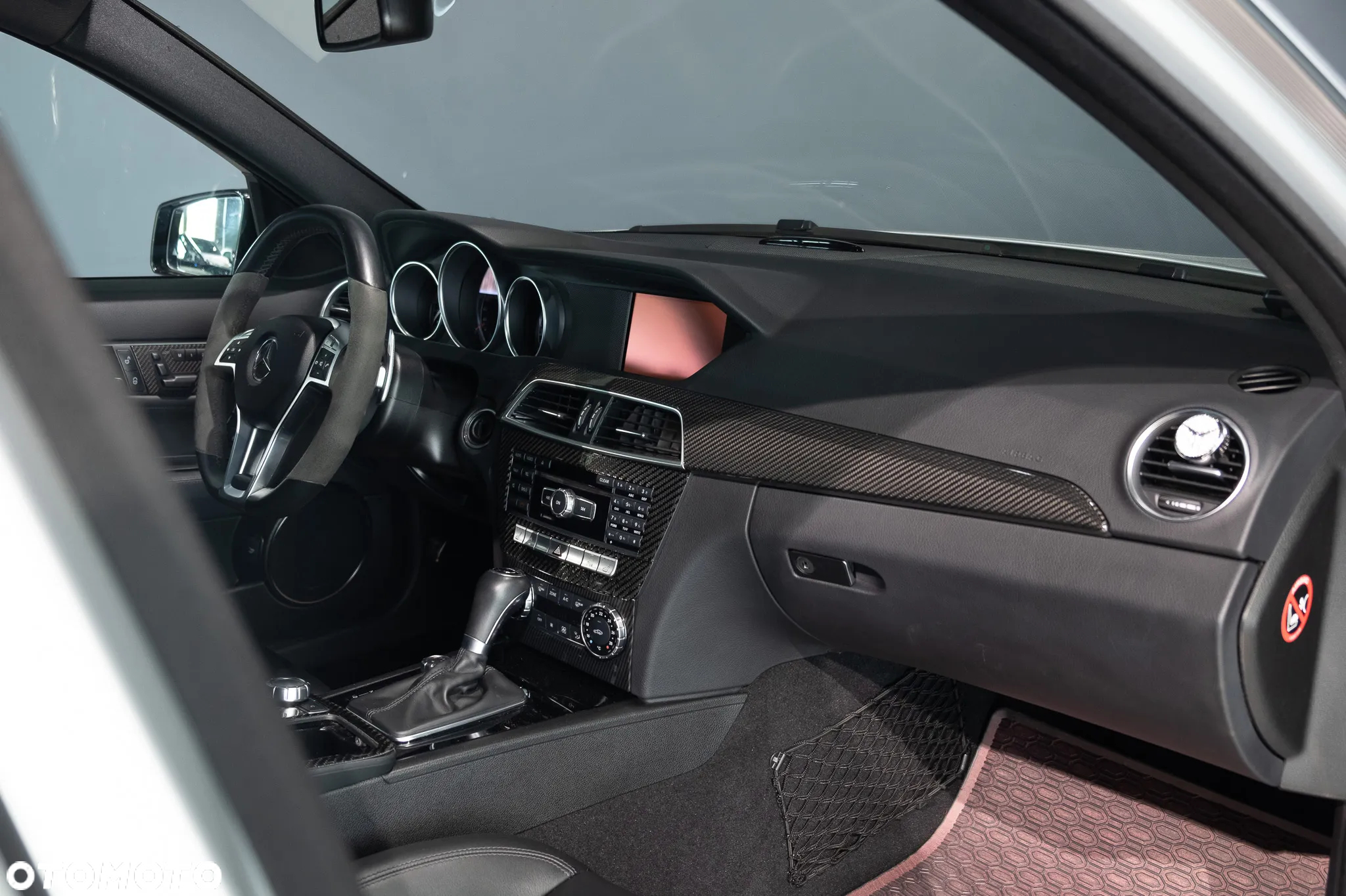 Mercedes-Benz Klasa C 63 AMG AMG SPEEDSHIFT MCT AMG Performance Package - 32