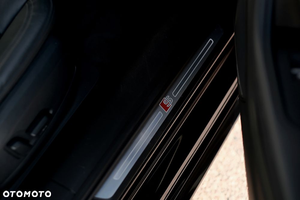 Audi A4 Limousine 2.0 TFSI quattro S tronic design - 24