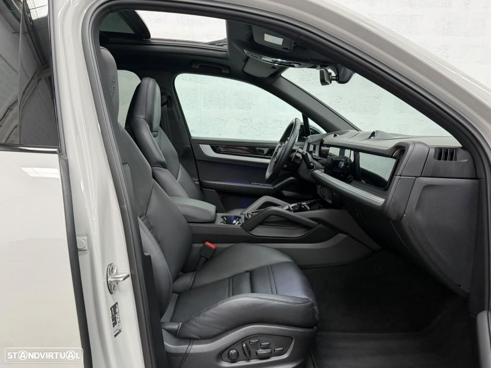 Porsche Cayenne E-Hybrid - 38