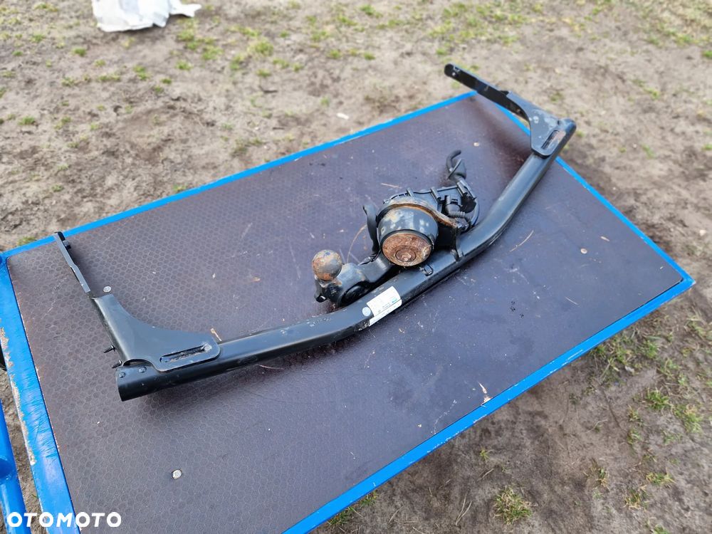 VW Passat B8 kombi Hak oryginalny Elektryczny Oris 3G9803881B - 2