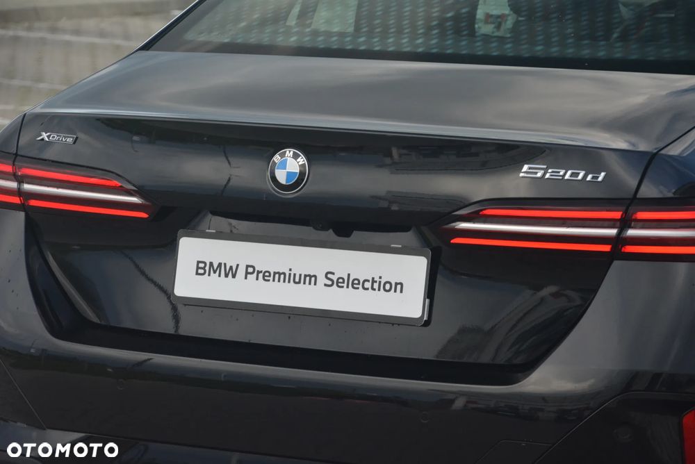 BMW Seria 5 520d xDrive - 15