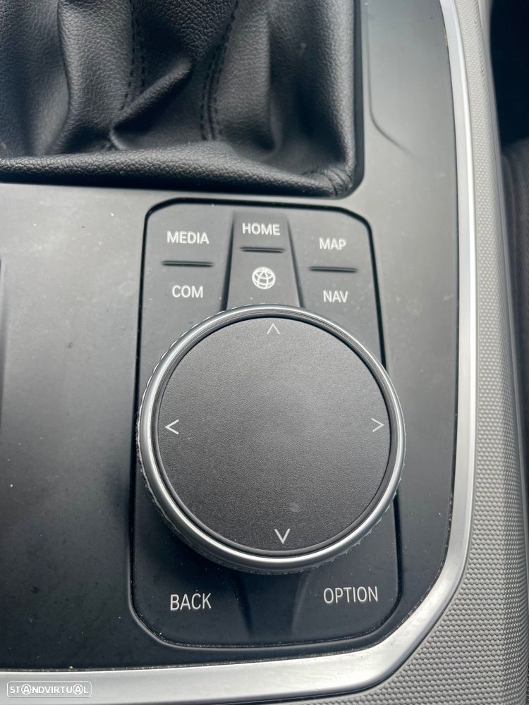 BMW 318 d Line Sport - 18