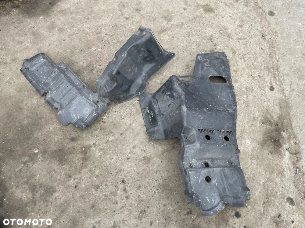 Osłona silnika Toyota Corolla Verso prawa lewa dolna - 1