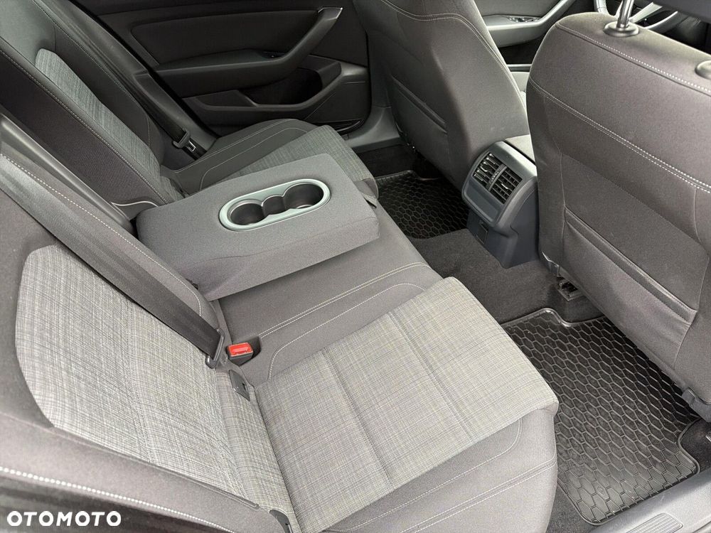 Volkswagen Passat 1.5 TSI EVO Business DSG - 38