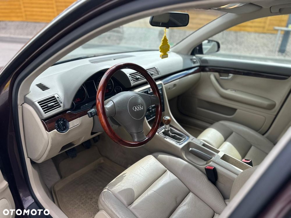 Audi A4 Avant 2.4 - 10