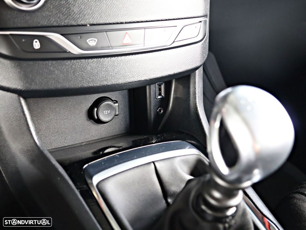 Peugeot 308 1.6 BlueHDi Active J17 - 50