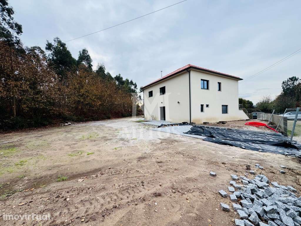 Moradia T3+T1 para venda em Subportela - Grande imagem: 2/28