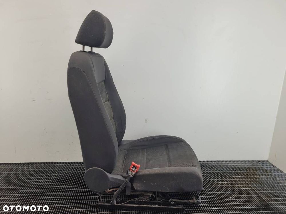 FOTEL LEWY PRZÓD KIEROWCY VW TOURAN EUROPA - 6
